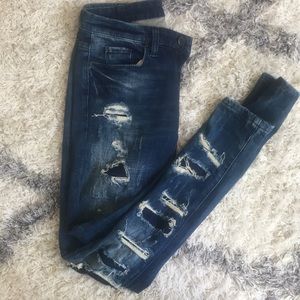 Blank NYC distressed denim size 25 look brand new!